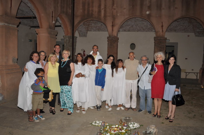 Si è conclusa la prima edizione della Rassegna letteraria “Libri Inn….Riviera” organizzata dall’associazione scientifico culturale Mea Lux con la presentazione del libro “I Sette Raggi Universali” di Giovanni Aloisi