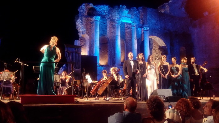 Taormina opera stars – standing ovation per i talenti dell’opera al teatro Antico il 19 agosto Sollima in “the rite of rock”