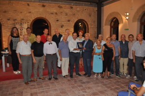 Foto di gruppo con i premiati di Roccalumera