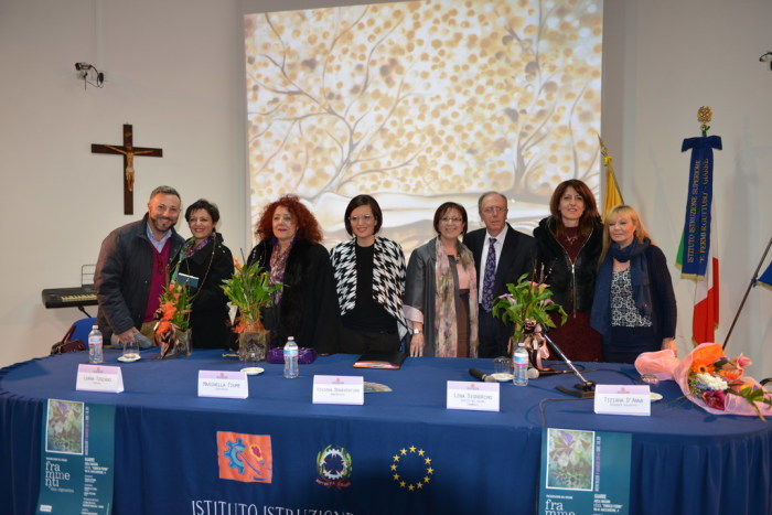 Serata ricca di emozioni e di suggestioni la presentazione del volume di poesie di Lina Signorino