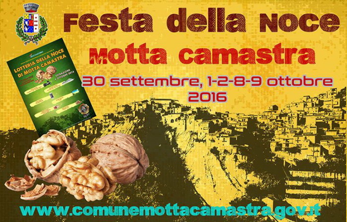 Il 30 settembre a Motta Camastra si inaugura la festa della noce