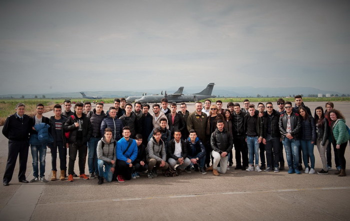 Sigonella: studenti a lezioni di Aeronautica