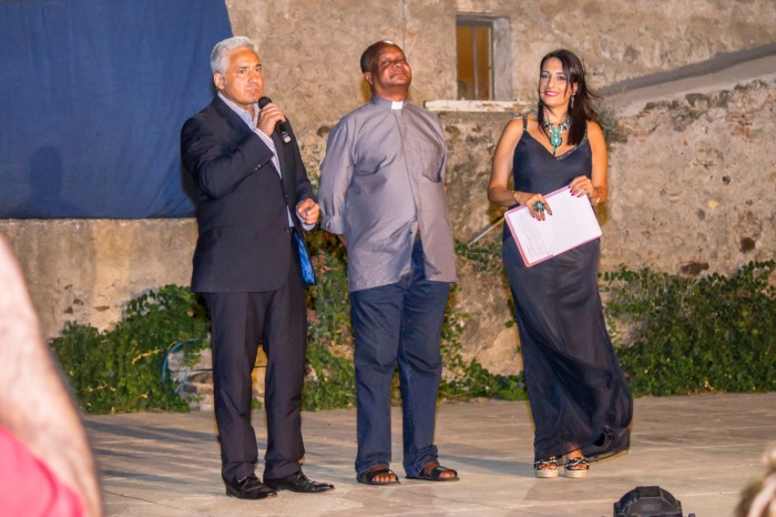 UNA SERATA TRA MODA, DANZA, BELLEZZA, PREMIAZIONI PER SOTTOLINEARE LA GIOIA DELLO STARE INSIEME E L’IMPORTANZA DEL VALORE DELL’AGGREGAZIONE SOCIALE, CULTURALE ED ETICA