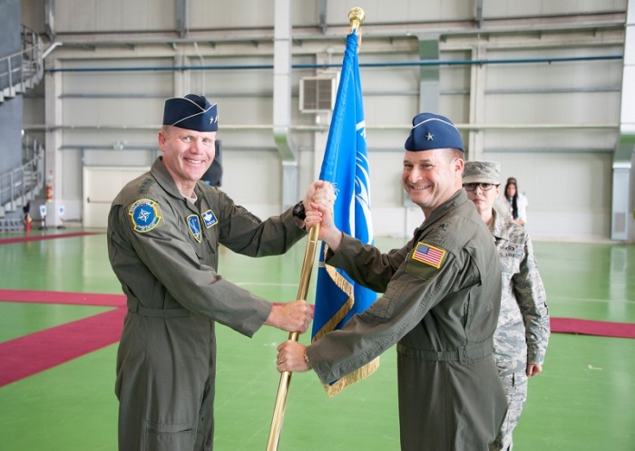 Sigonella: il Generale Steward si insedia alla NATO AGS Force