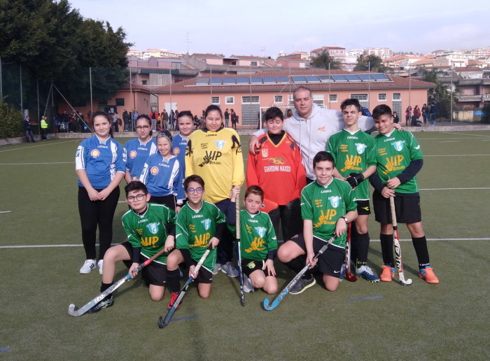 Al Dusmet di Catania esordio della squadra femminile del GS Raccomandata di Hockey su prato di Giardini Naxos