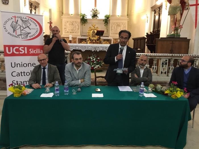 A Francofonte il giornalista Paolo Borrometi incontra i cittadini nella chiesa madre per una conversazione organizzata dall’UCSI