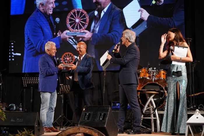 Scoppiettante l’ottava edizione del Premio Carretto Siciliano. Musica e divertimento con Roy Paci, Massimo Minutella & The Lab Orchestra, Enrico Guarneri e Salvo La Rosa
