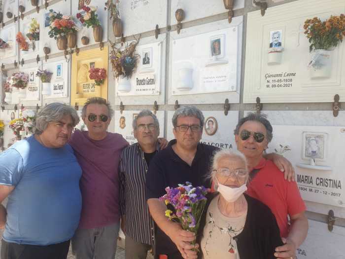Una delegazione del PCI della Sicilia si è recata al cimitero di Giardini Naxos presso la tomba della cittadina russa Claudia Ivanovna Startseva per deporre un omaggio floreale