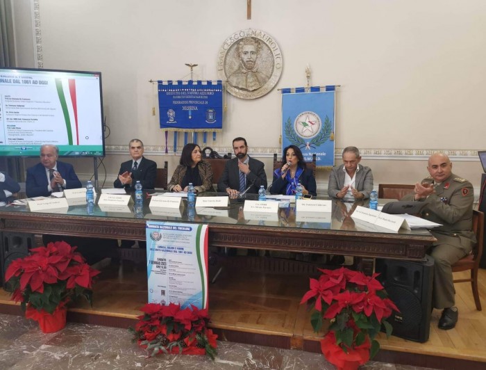 Celebrata a Messina dall’ANIOMRID la Giornata Nazionale del Tricolore con gli studenti per sensibilizzarli alla conoscenza della Carta Costituzionale ed al rispetto della Bandiera Italiana simbolo dell’Unità Nazionale