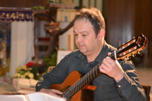 Nino Milia (Chitarra e mandola)