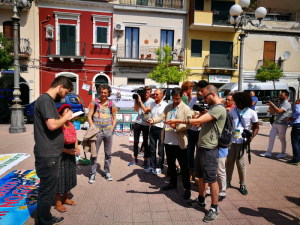 Un momento del flash mob di piazza Abate Cacciola