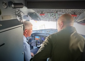 Visita alla cabina di pilotaggio del P72A