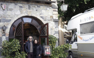 Ingresso della mostra con il Camper della ricerca